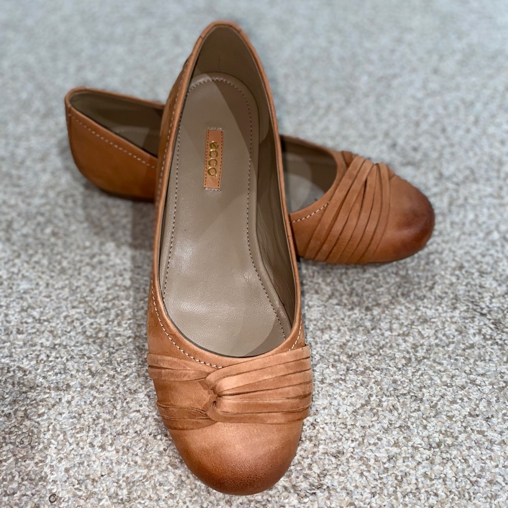 Ecco Leather Flats